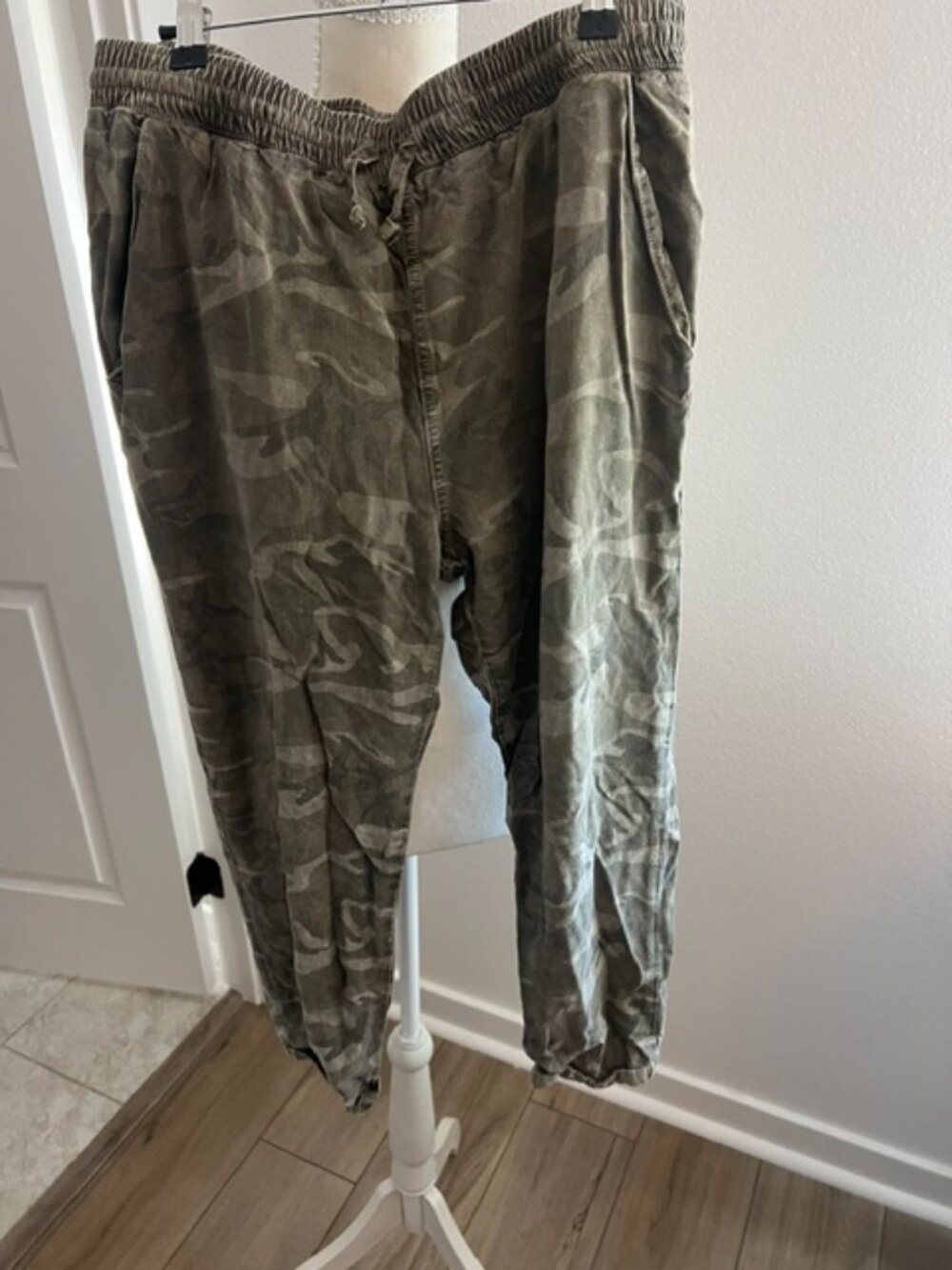 Current/Elliott Drawstring Lounge Trouser Army Camo Size 2
